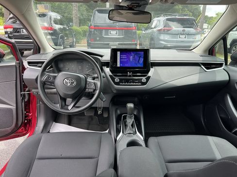 Used 2024 Toyota Corolla LE FWD image 31