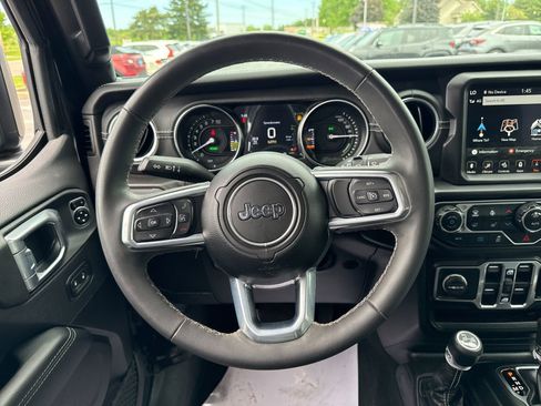 Used 2023 Jeep Wrangler Unlimited Sahara w/ Cold Weather Group AWD/4WD image 39