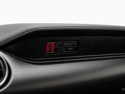 Used 2017 Ford Mustang Shelby GT350R w/ GT350R Equipment Group 920A RWD image 71