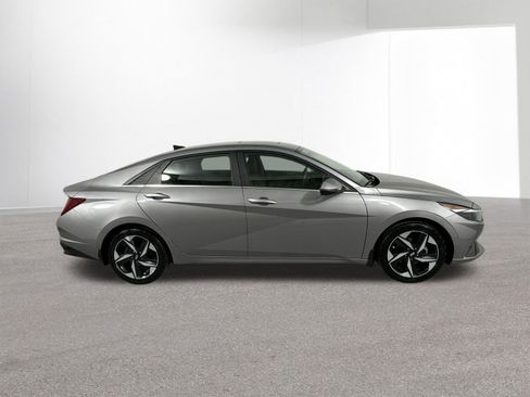 Used 2022 Hyundai Elantra SEL w/ Convenience + Premium Package image 37