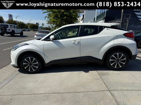 Used 2020 Toyota C-HR LE FWD image 4