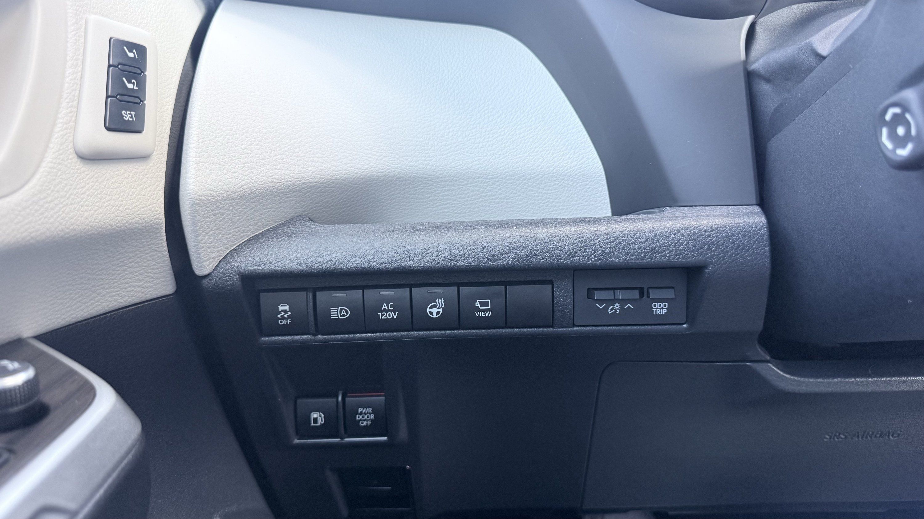 Used 2022 Toyota Sienna Platinum FWD image 62