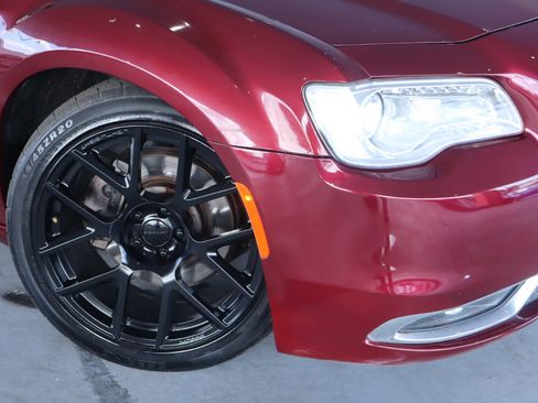 Used 2017 Chrysler 300 C w/ Light Group image 4