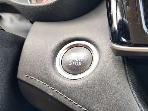 Used 2021 Toyota Highlander LE FWD image 19