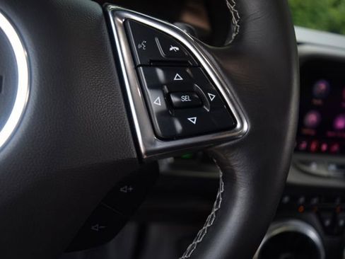 Used 2023 Chevrolet Camaro LT w/ Technology Package RWD image 5