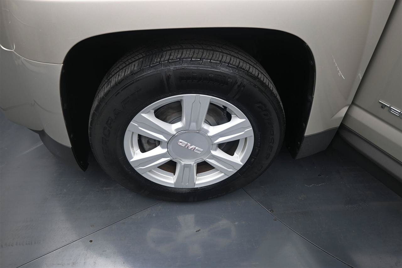 Used 2015 GMC Terrain SLT w/ Safety Package FWD image 16