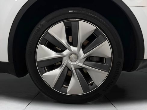 Used 2023 Tesla Model Y Long Range image 24