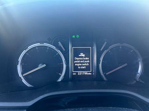 Used 2021 Toyota 4Runner Limited AWD/4WD image 9