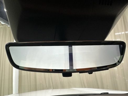 Used 2023 Cadillac Escalade Premium Luxury image 35