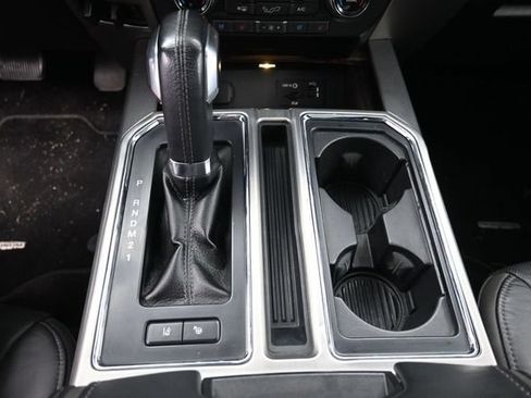 Used 2015 Ford F150 Platinum w/ Equipment Group 701A Luxury AWD/4WD image 24