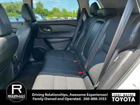 Used 2022 Nissan Rogue SV w/ SV Premium Package AWD/4WD image 9
