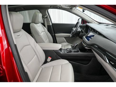 Used 2023 Cadillac XT4 Premium Luxury AWD/4WD image 18