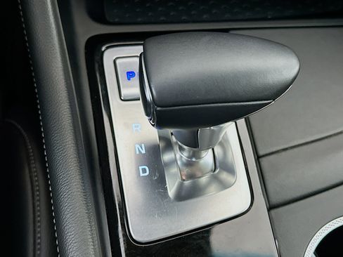 Used 2025 Genesis G70 2.5T image 25