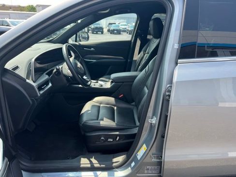 Used 2025 Cadillac XT4 Premium Luxury FWD image 12