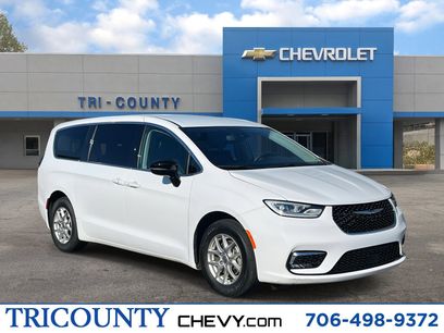 Used 2024 Chrysler Pacifica Touring-L