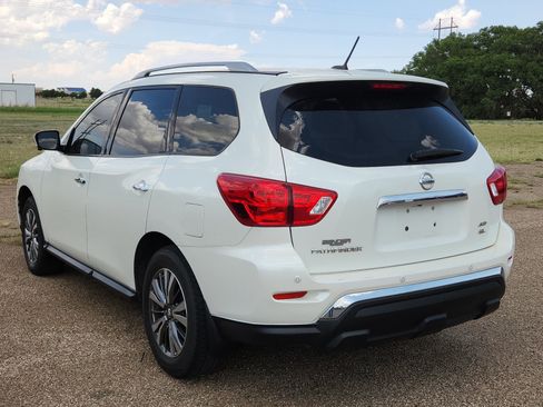 Used 2018 Nissan Pathfinder SL AWD/4WD image 2