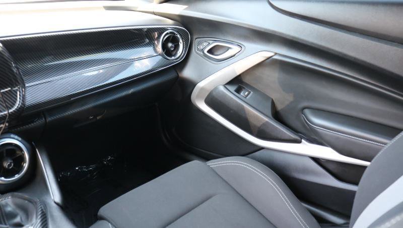 Used 2021 Chevrolet Camaro LT RWD image 17