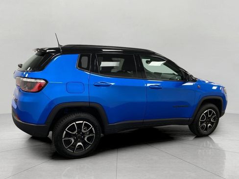 Used 2025 Jeep Compass Trailhawk AWD/4WD image 62