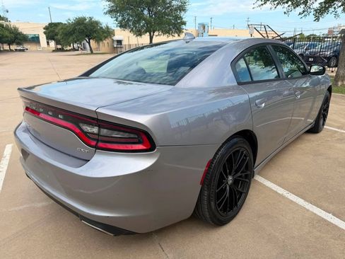 Used 2016 Dodge Charger SXT RWD image 5