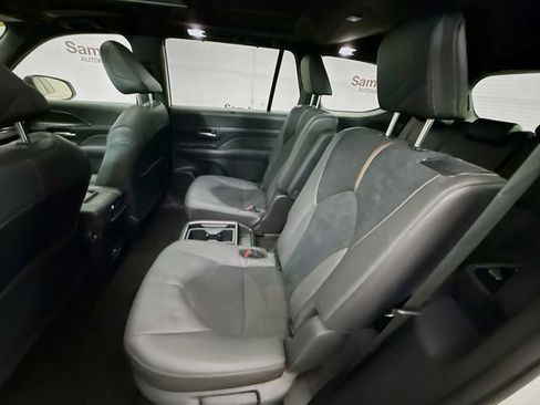 Used 2024 Toyota Grand Highlander AWD Hybrid image 25