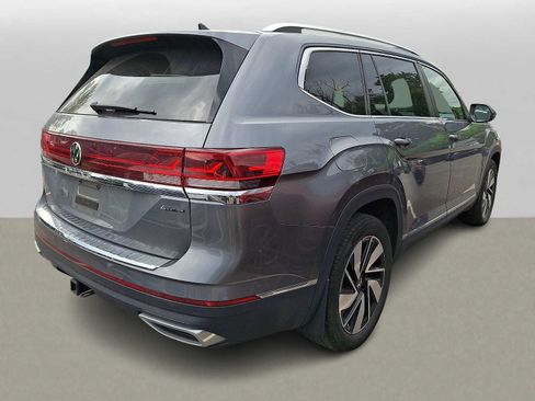 Used 2024 Volkswagen Atlas SEL AWD/4WD image 3