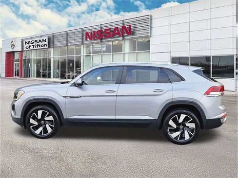 Used 2024 Volkswagen Atlas Cross Sport SE image 7