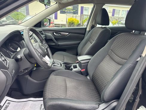 Used 2017 Nissan Rogue S FWD image 9