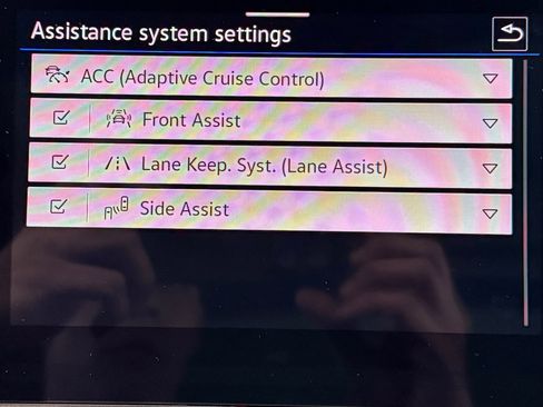 Used 2024 Volkswagen Tiguan SE R-Line image 23