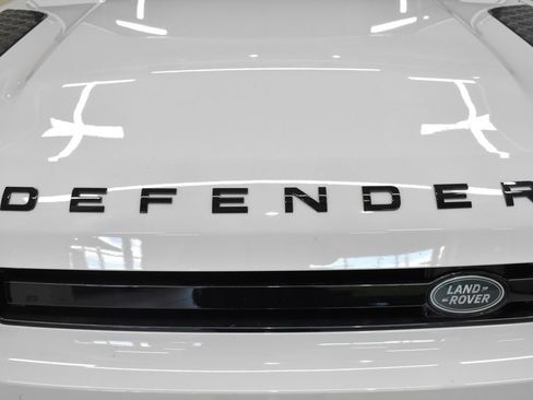 Used 2025 Land Rover Defender 130 V8 AWD/4WD image 13
