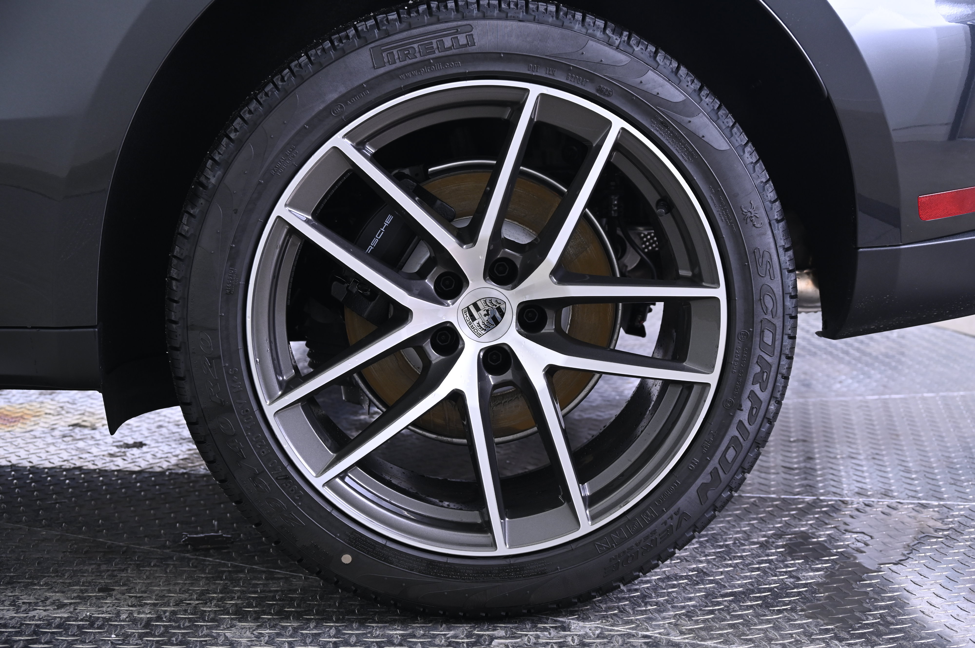 Certified 2026 Porsche Macan AWD/4WD image 12