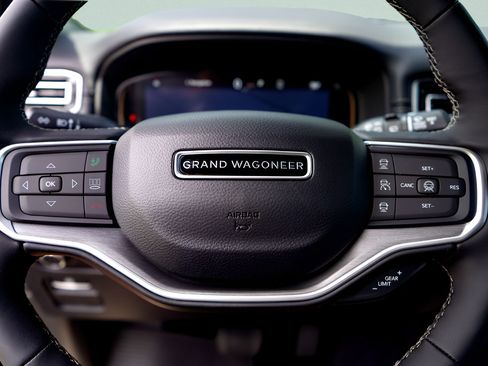 Used 2026 Jeep Grand Wagoneer Limited w/ Premium Group II AWD/4WD image 12