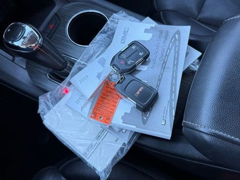 Used 2019 GMC Acadia SLT image 6