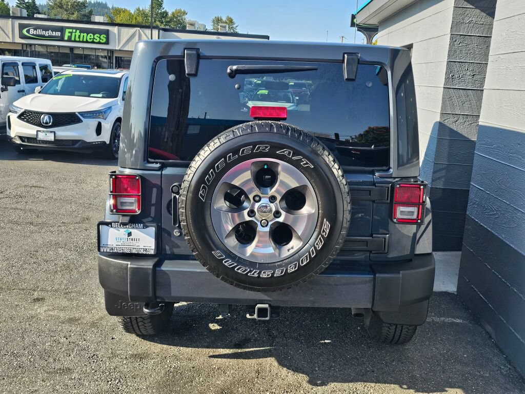 Used 2018 Jeep Wrangler Unlimited Sahara w/ Connectivity Group AWD/4WD image 5