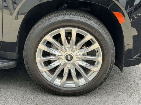 Used 2021 Cadillac Escalade Premium Luxury AWD/4WD image 8