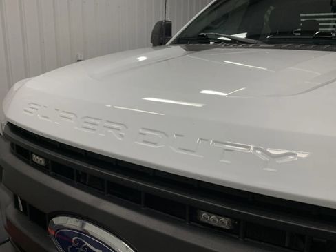 Used 2022 Ford F250 XL w/ Power Equipment Group image 10