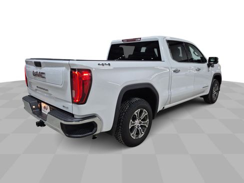 Certified 2025 GMC Sierra 1500 SLT image 9