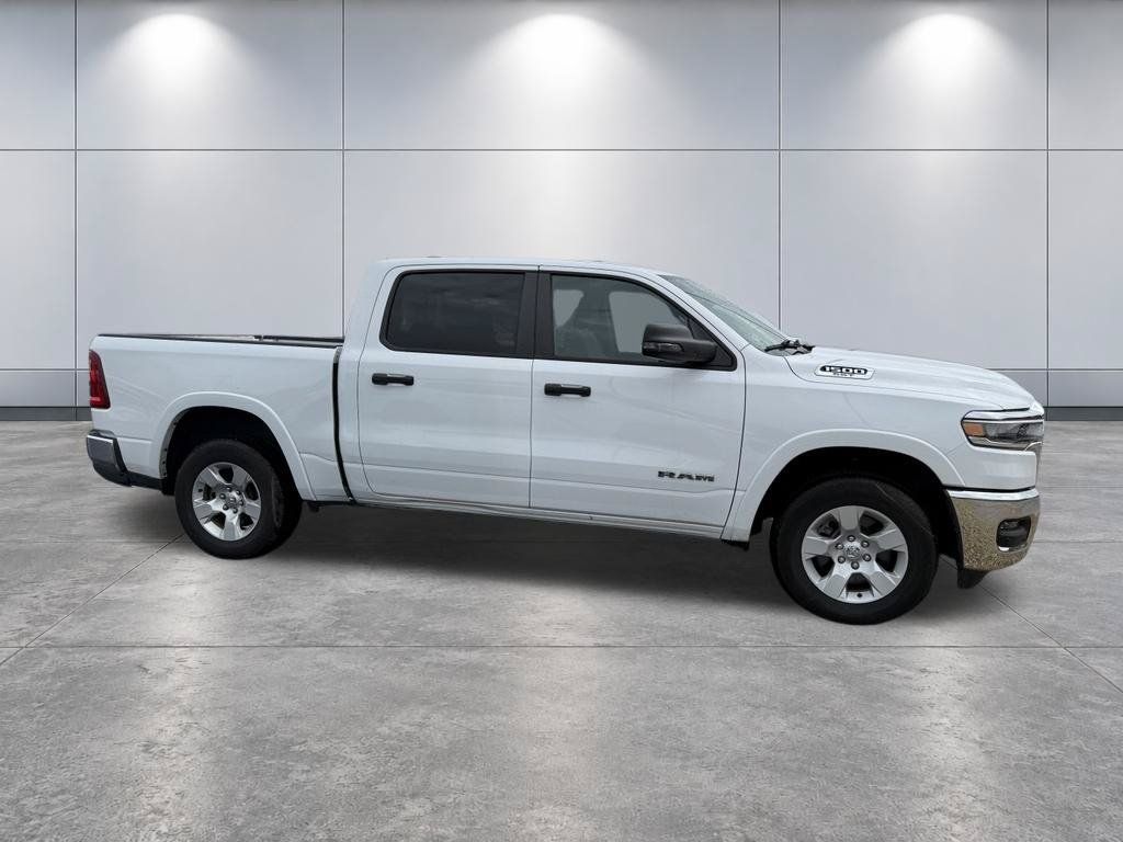 Used 2025 RAM 1500 Big Horn AWD/4WD image 4