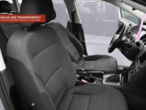 Used 2016 Volkswagen Golf S FWD image 17