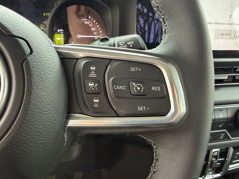 Certified 2025 Jeep Wrangler Unlimited Sahara AWD/4WD image 22