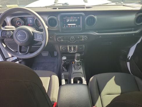 Used 2023 Jeep Wrangler Sport AWD/4WD image 16