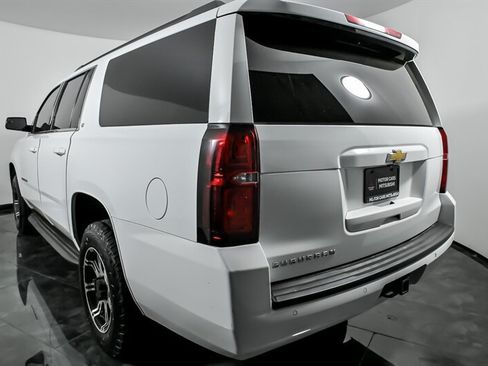 Used 2018 Chevrolet Suburban LT AWD/4WD image 8