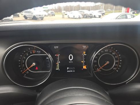 Used 2021 Jeep Gladiator Sport AWD/4WD image 16