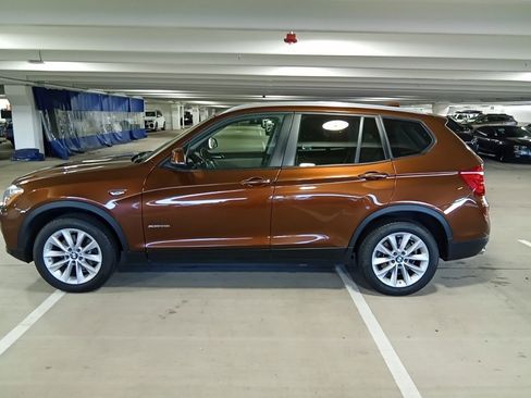 Used 2017 BMW X3 xDrive28i image 2