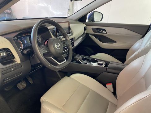 Used 2021 Nissan Rogue SV w/ Premium Package AWD/4WD image 19