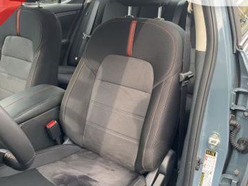 Certified 2025 Nissan Sentra SR w/ Midnight Edition FWD image 25