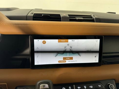 Used 2024 Land Rover Defender 110 X-Dynamic SE image 16