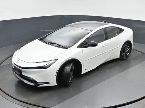 Used 2023 Toyota Prius Limited image 35