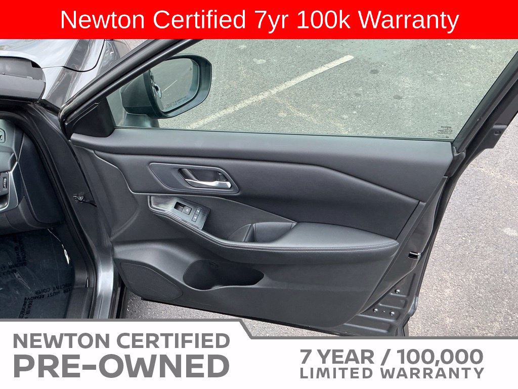 Used 2025 Nissan Rogue SV AWD/4WD image 40