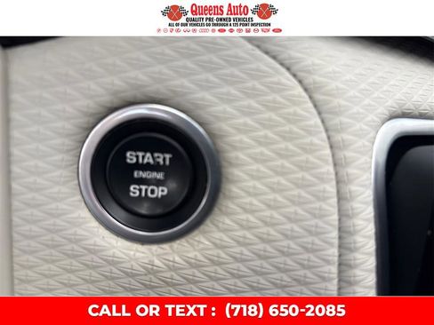 Used 2019 Land Rover Range Rover Velar R-Dynamic SE image 40