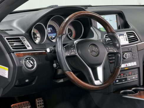 Used 2014 Mercedes-Benz E 550 Cabriolet image 15